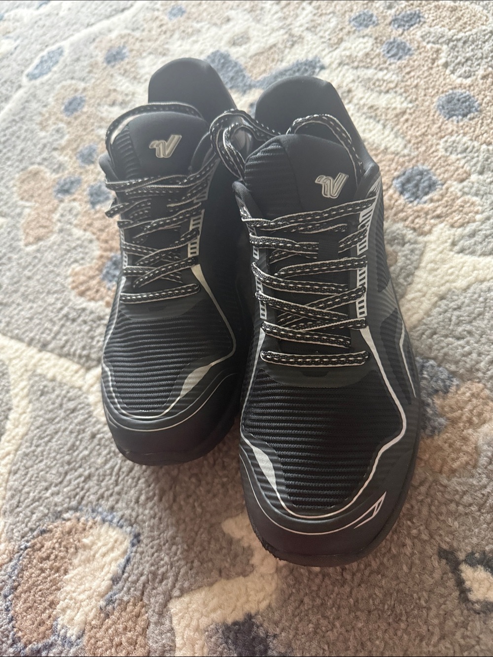 Varsity encore 2Black Athletic LaceUp Sneakers with White Accents Mens size 8